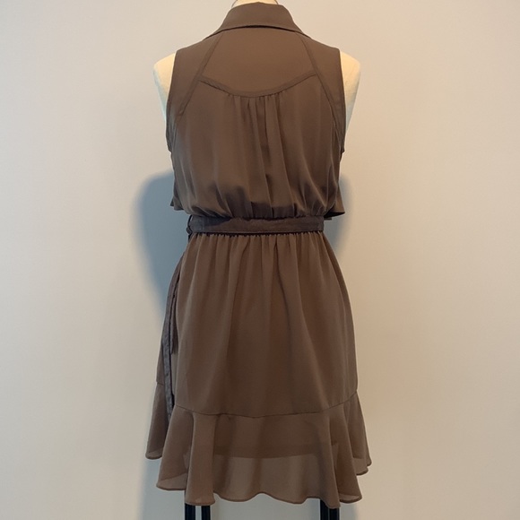 DOUBLE ZERO Taupe-Brown wrap dress with faux suede tie & Ruffled bottom Size S - Picture 3 of 12